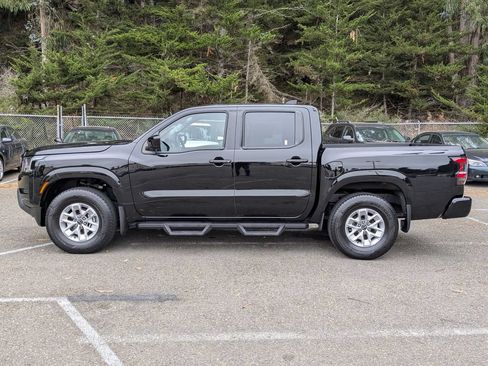 Used 2024 Nissan Frontier SV w/ Technology Package AWD/4WD image 8