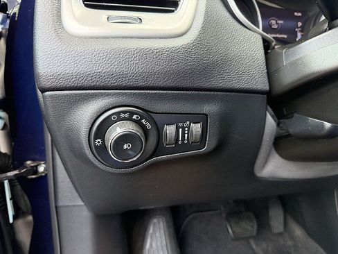 Used 2018 Jeep Compass Latitude w/ Popular Equipment Group AWD/4WD image 18