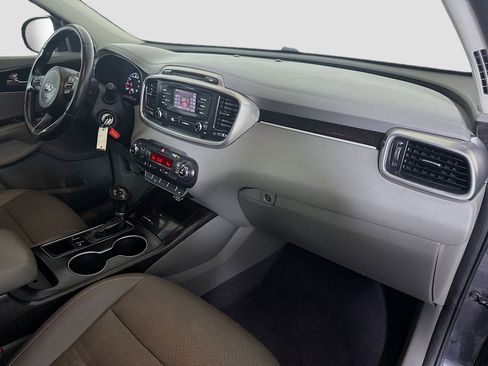 Used 2016 Kia Sorento EX image 27