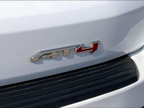 Used 2022 GMC Yukon XL AT4 image 10