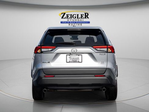 Used 2024 Toyota RAV4 LE AWD/4WD image 8