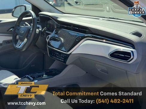 Used 2023 Chevrolet Bolt EUV Premier w/ Sun & Sound Package image 16