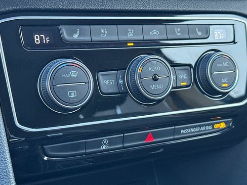 Used 2022 Volkswagen Atlas SEL Premium image 21