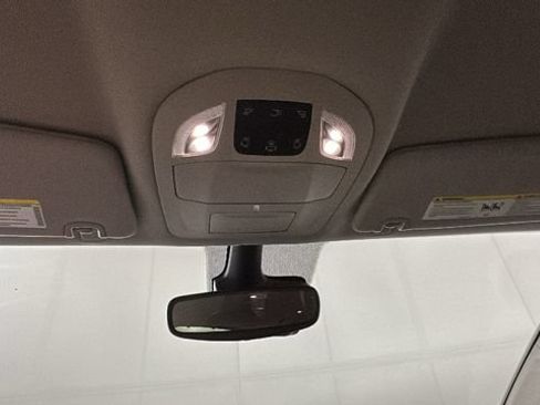 Used 2024 Chrysler Pacifica Touring-L FWD image 26