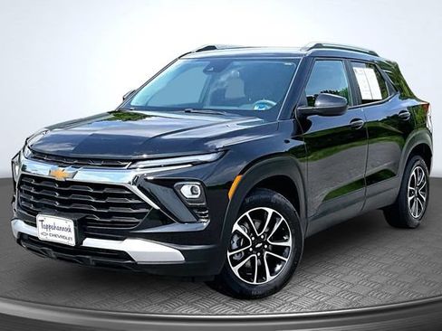 Used 2025 Chevrolet TrailBlazer LT AWD/4WD image 1