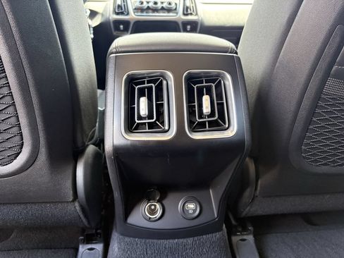 Used 2023 Kia Sorento LX FWD image 25