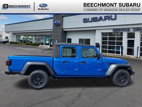 Used 2022 Jeep Gladiator Sport w/ Trailer Tow Package image 8