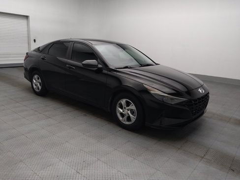 Used 2021 Hyundai Elantra SE FWD image 11