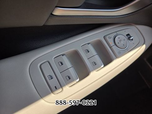Used 2025 Hyundai Sonata SEL FWD image 32