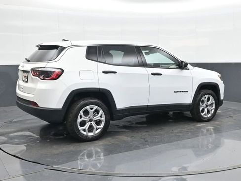 Used 2025 Jeep Compass Sport AWD/4WD image 4