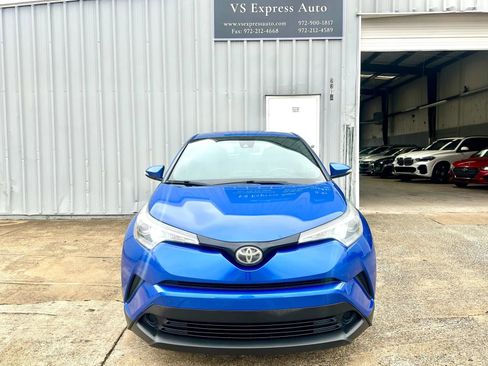 Used 2018 Toyota C-HR image 2