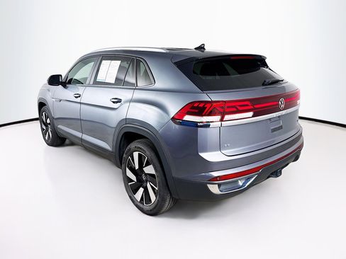 Used 2024 Volkswagen Atlas Cross Sport SE image 28