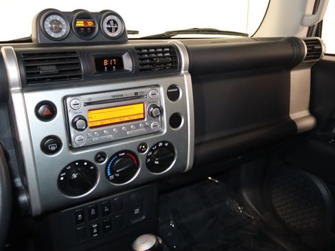 Used 2012 Toyota FJ Cruiser 4WD w/ Upgrade Pkg image 43