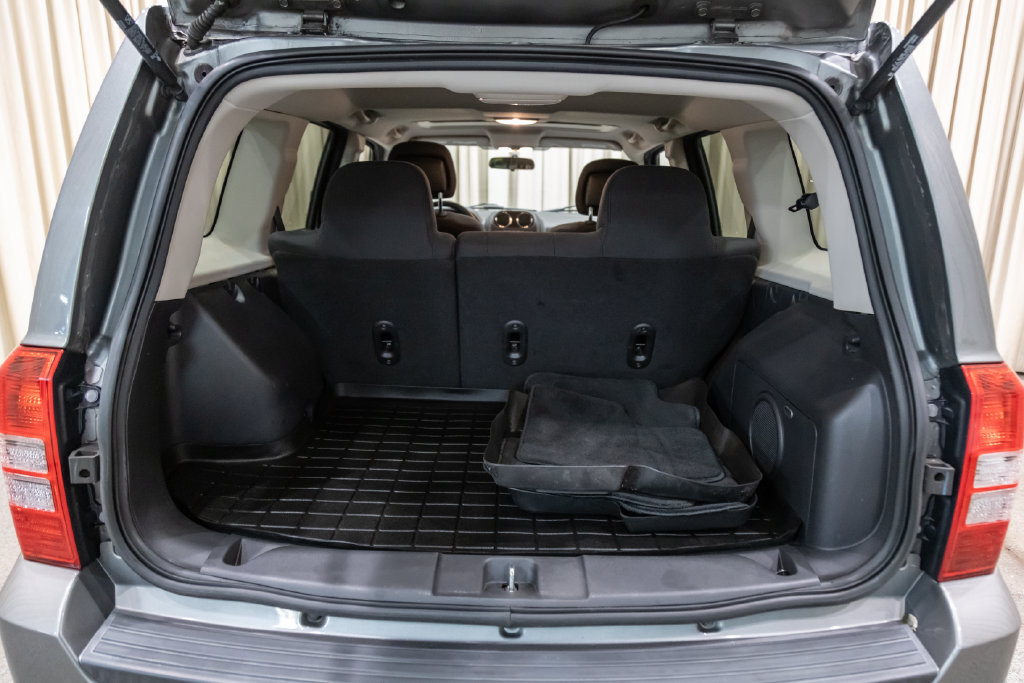 Used 2013 Jeep Patriot Latitude w/ Sun/Sound Group FWD image 20