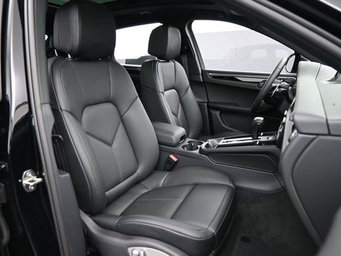 New 2026 Porsche Macan image 31