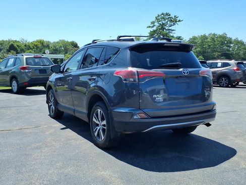 Used 2018 Toyota RAV4 XLE AWD/4WD image 5