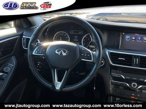 Used 2017 INFINITI QX30 FWD image 18