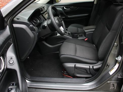 Used 2017 Nissan Rogue S AWD/4WD image 5