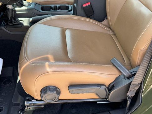 Used 2023 Jeep Wrangler Unlimited Rubicon w/ Steel Bumper Group AWD/4WD image 25