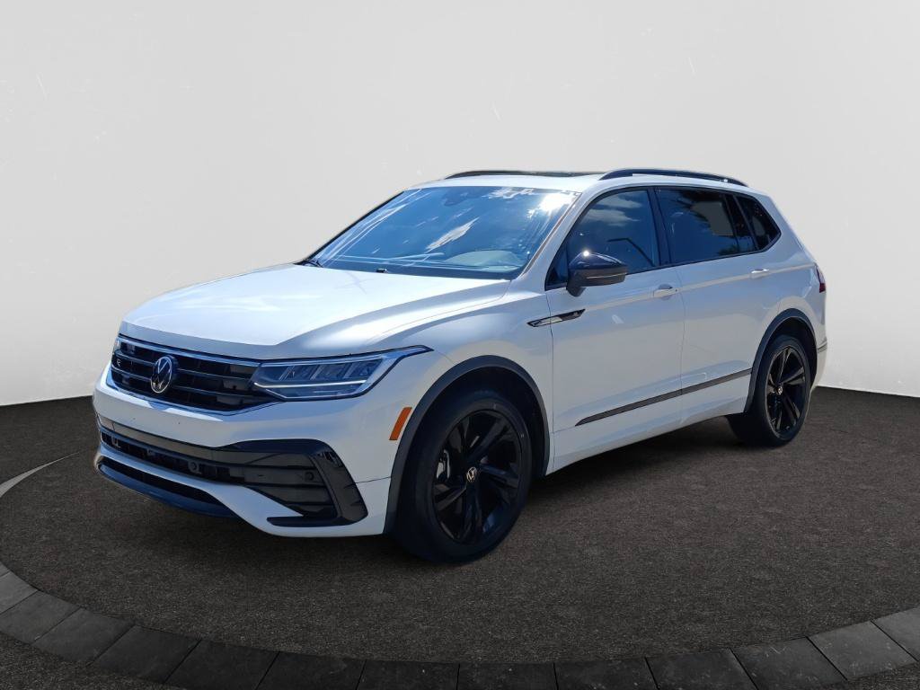 Used 2024 Volkswagen Tiguan SE R-Line w/ MDO Package, Three-Row FWD image 3