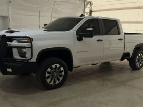 Used 2023 Chevrolet Silverado 2500 Custom w/ Custom Value Package AWD/4WD image 4
