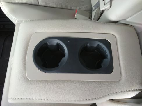 Used 2017 RAM 1500 Laramie w/ Convenience Group image 9