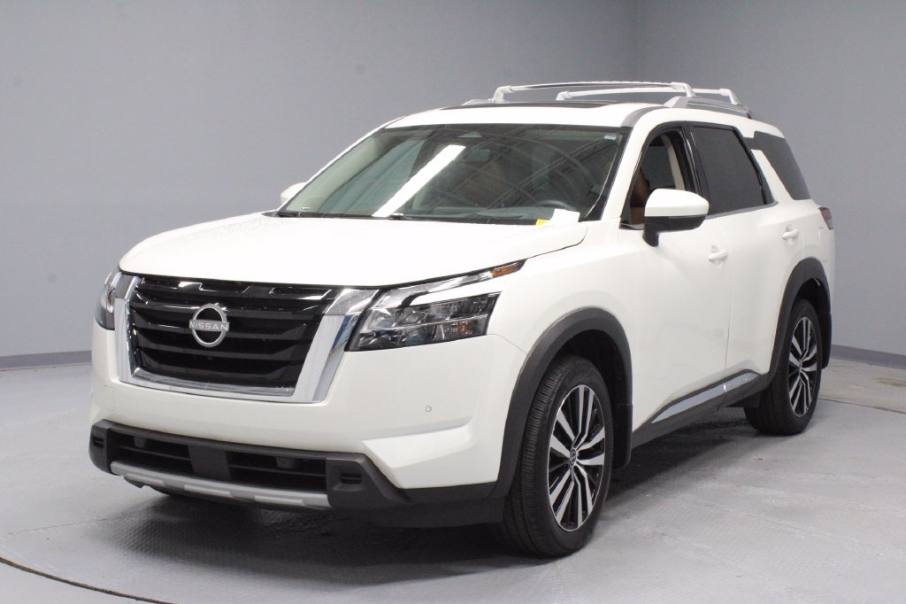Certified 2024 Nissan Pathfinder Platinum w/ Cargo Package AWD/4WD image 7