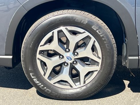 Used 2022 Subaru Forester Premium AWD/4WD image 26
