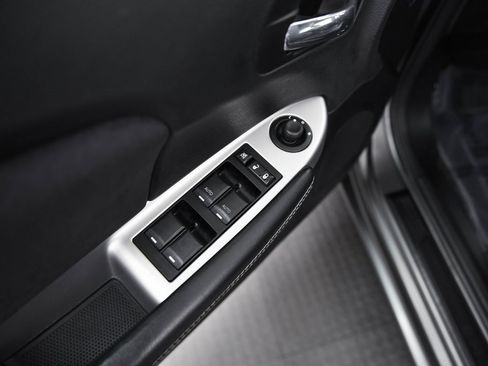 Used 2012 Chrysler 200 S image 10