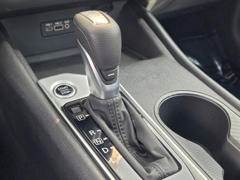 Used 2025 Nissan Altima 2.5 SV FWD image 27