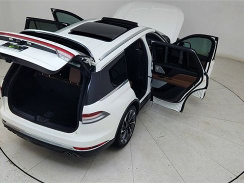 Used 2020 Lincoln Aviator Reserve w/ Equipment Group 202A image 95