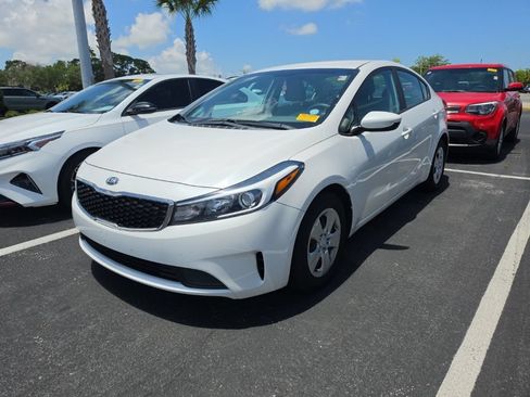 Used 2017 Kia Forte LX w/ LX Popular Package FWD image 5