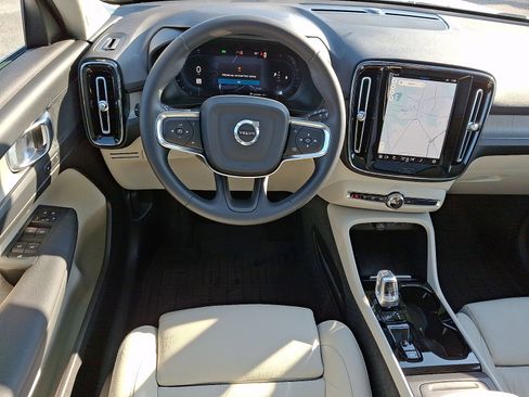 Used 2023 Volvo XC40 B5 Plus w/ Driver Assist Package image 11