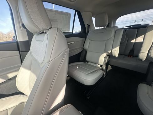 New 2026 Ford Explorer Active AWD/4WD image 12