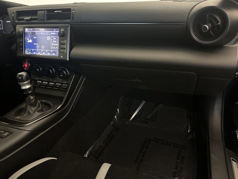 Certified 2025 Subaru BRZ Limited image 17