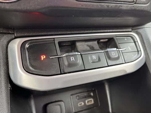 Used 2020 GMC Acadia SLT FWD image 33