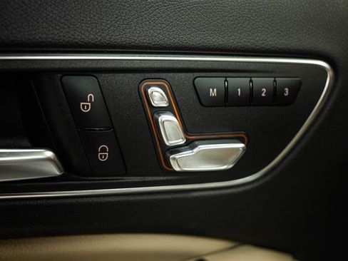 Used 2019 Mercedes-Benz GLA 250 4MATIC image 16