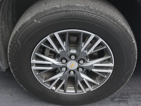 Used 2024 Chevrolet Traverse LS FWD image 9