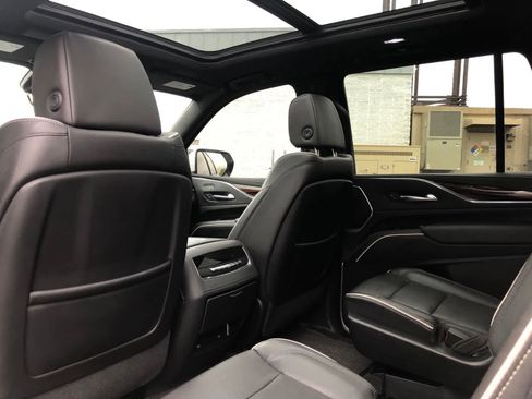 Used 2023 Cadillac Escalade Premium Luxury w/ LPO, Floor Liner Package AWD/4WD image 5