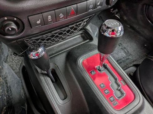 Used 2016 Jeep Wrangler Unlimited Rubicon AWD/4WD image 12
