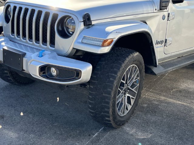 Used 2023 Jeep Wrangler Unlimited Sahara AWD/4WD image 8