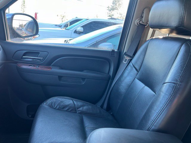 Used 2011 Chevrolet Avalanche LS w/ Regional Value Package AWD/4WD image 15