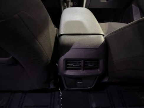 Used 2018 Chevrolet Equinox LT FWD image 27