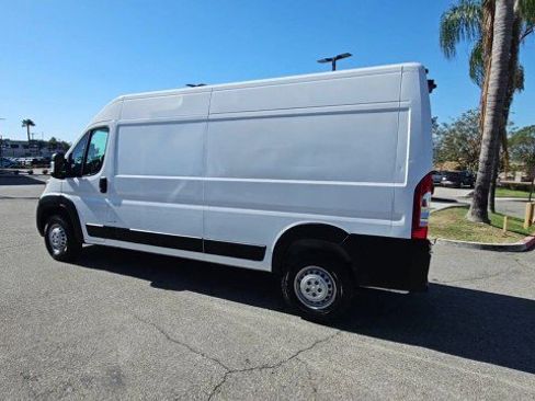 Used 2025 RAM ProMaster 2500 w/ Convenience Group FWD image 6