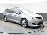 Used 2017 Chrysler Pacifica Touring-L image 2