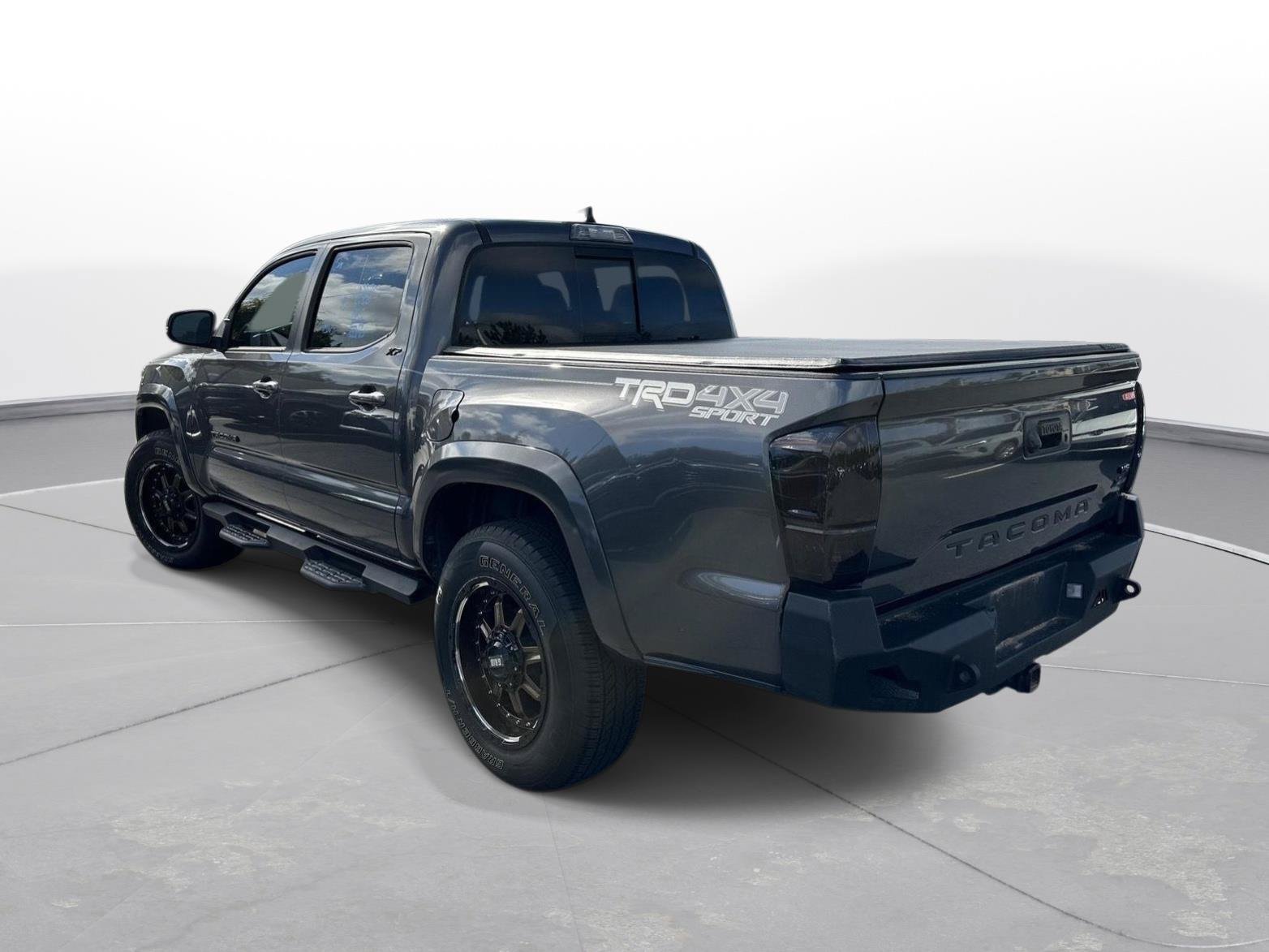Used 2021 Toyota Tacoma TRD Sport AWD/4WD image 8