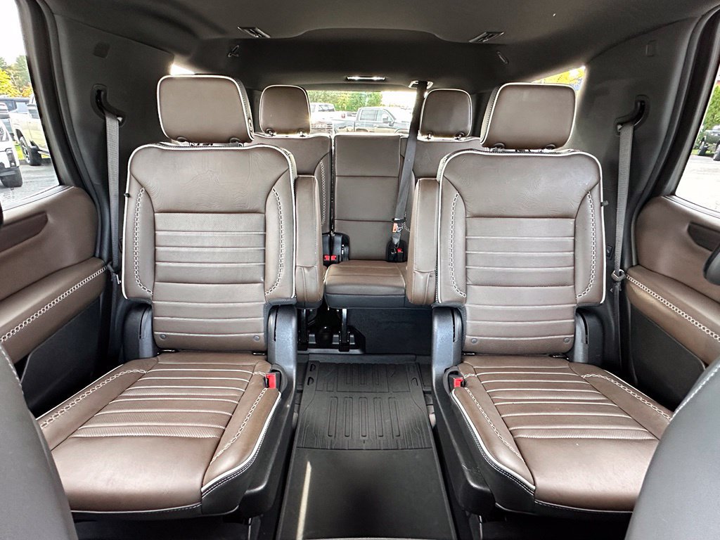 Certified 2025 GMC Yukon Denali Ultimate AWD/4WD image 31