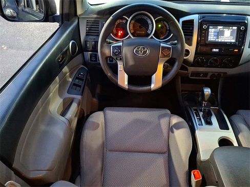 Used 2014 Toyota Tacoma 4x4 Double Cab image 18