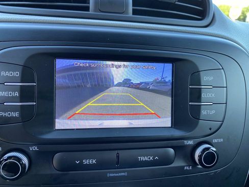 Used 2017 Kia Soul + FWD image 12