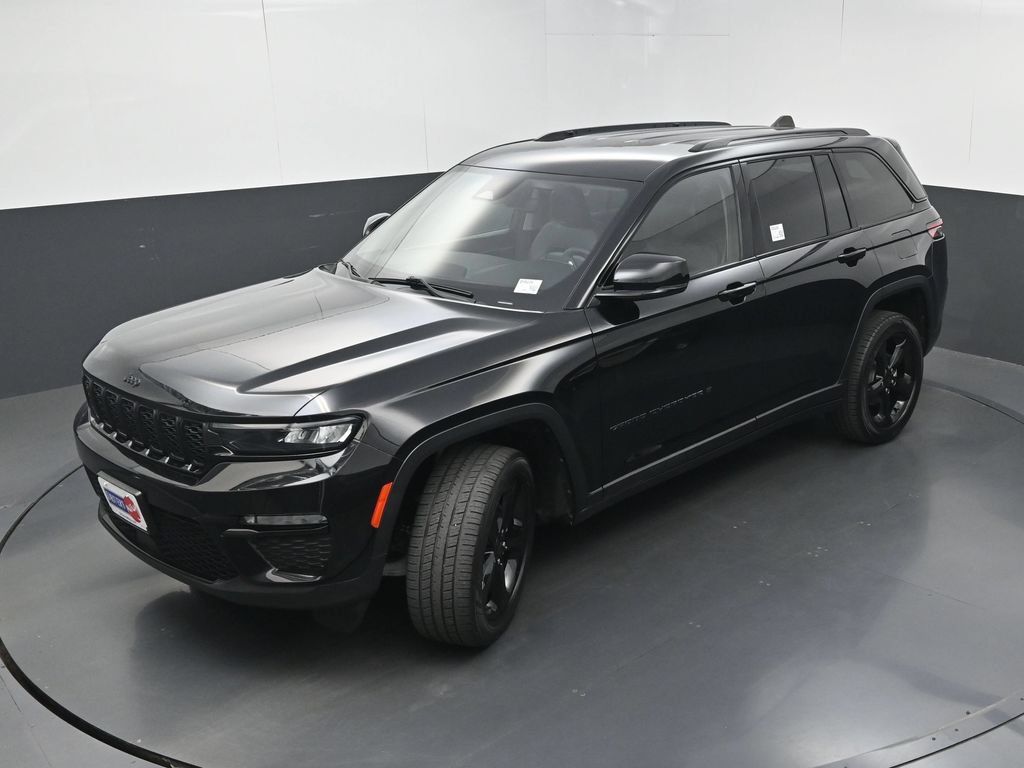 Used 2023 Jeep Grand Cherokee Limited w/ Black Appearance Package AWD/4WD image 36